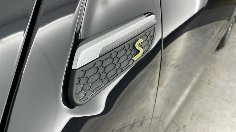 MINI Hatchback 135kW Cooper S Level 2 33kWh 3dr Auto Electric Hatchback